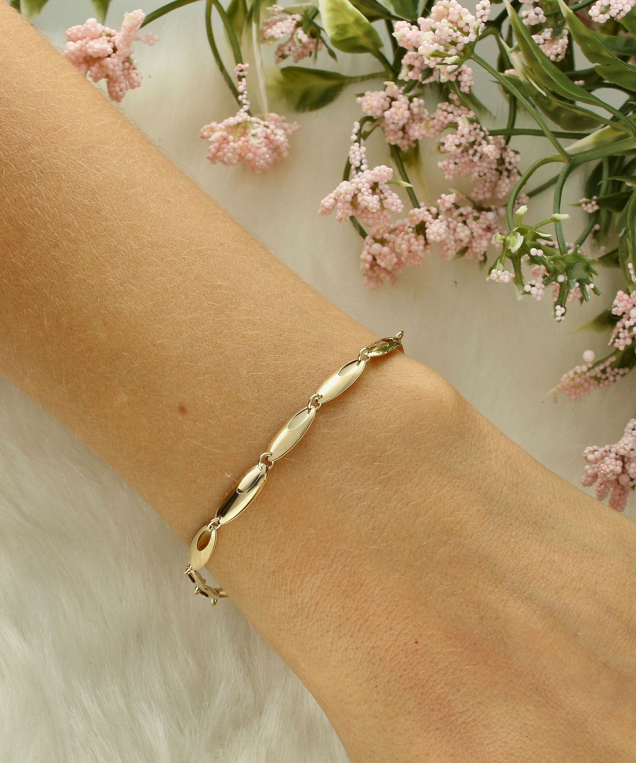 Bransoletka złota owalne ogniwa BR 5903 375 Złota bransoletka wykonana z 9 karatowego żółtego złota. Bransoletka to idealny pomysł na prezent. Złota biżuteria o oryginalnej f2.jpg